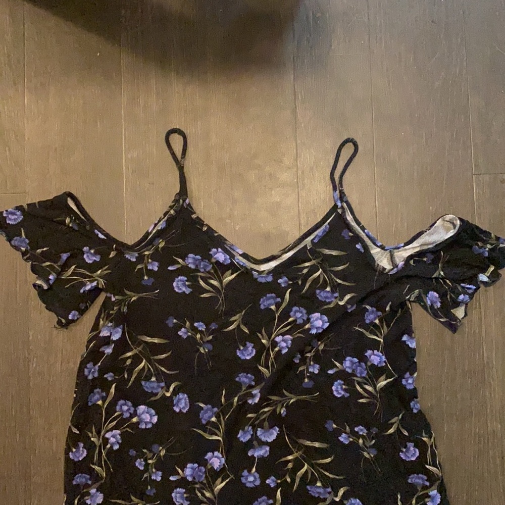 AE cold shoulder tank